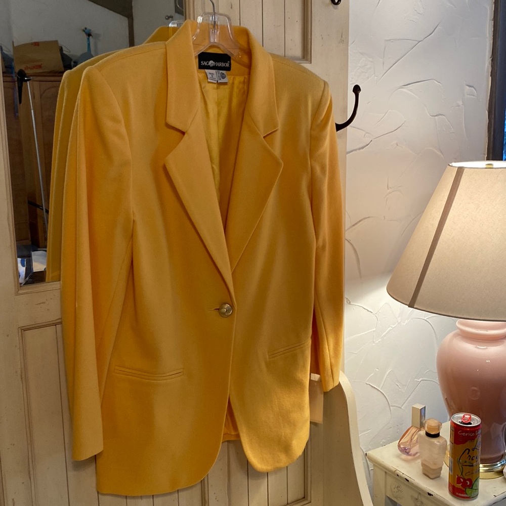 Designer look sunny yellow lined Sag Harbor. New with tags and never worn